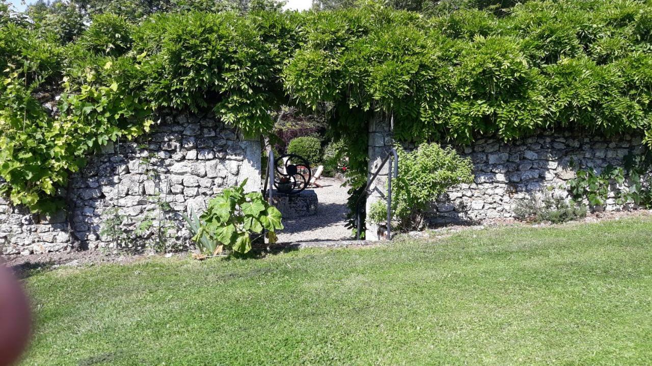 Logis De Chenac - Chambres Et Table D'Hotes Chenac Saint Seurin d'Uzet Dış mekan fotoğraf